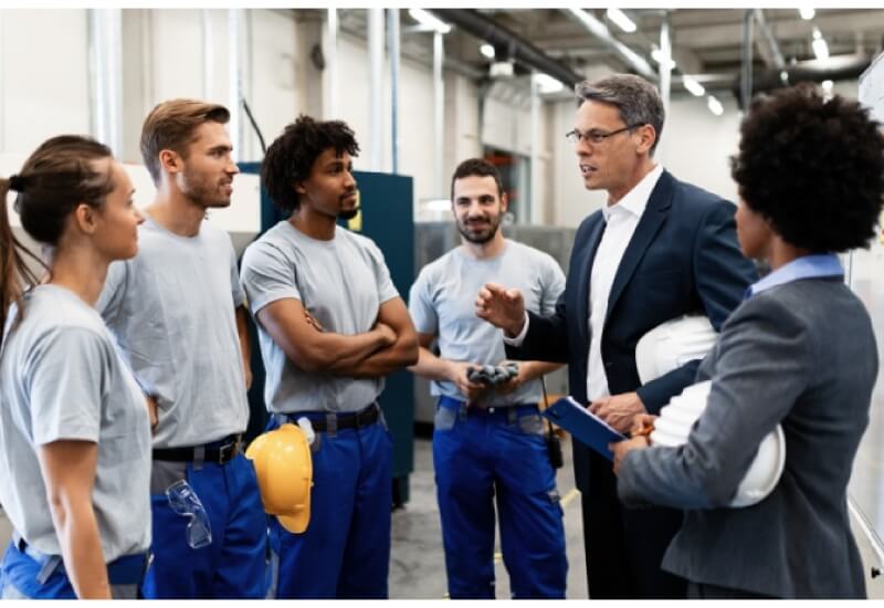 Kayra Göktürk Mühendislik, dönemsel uzman personel desteği hizmeti ile mühendislik, montaj ve saha uygulamalarında esnek çözümler sunar.